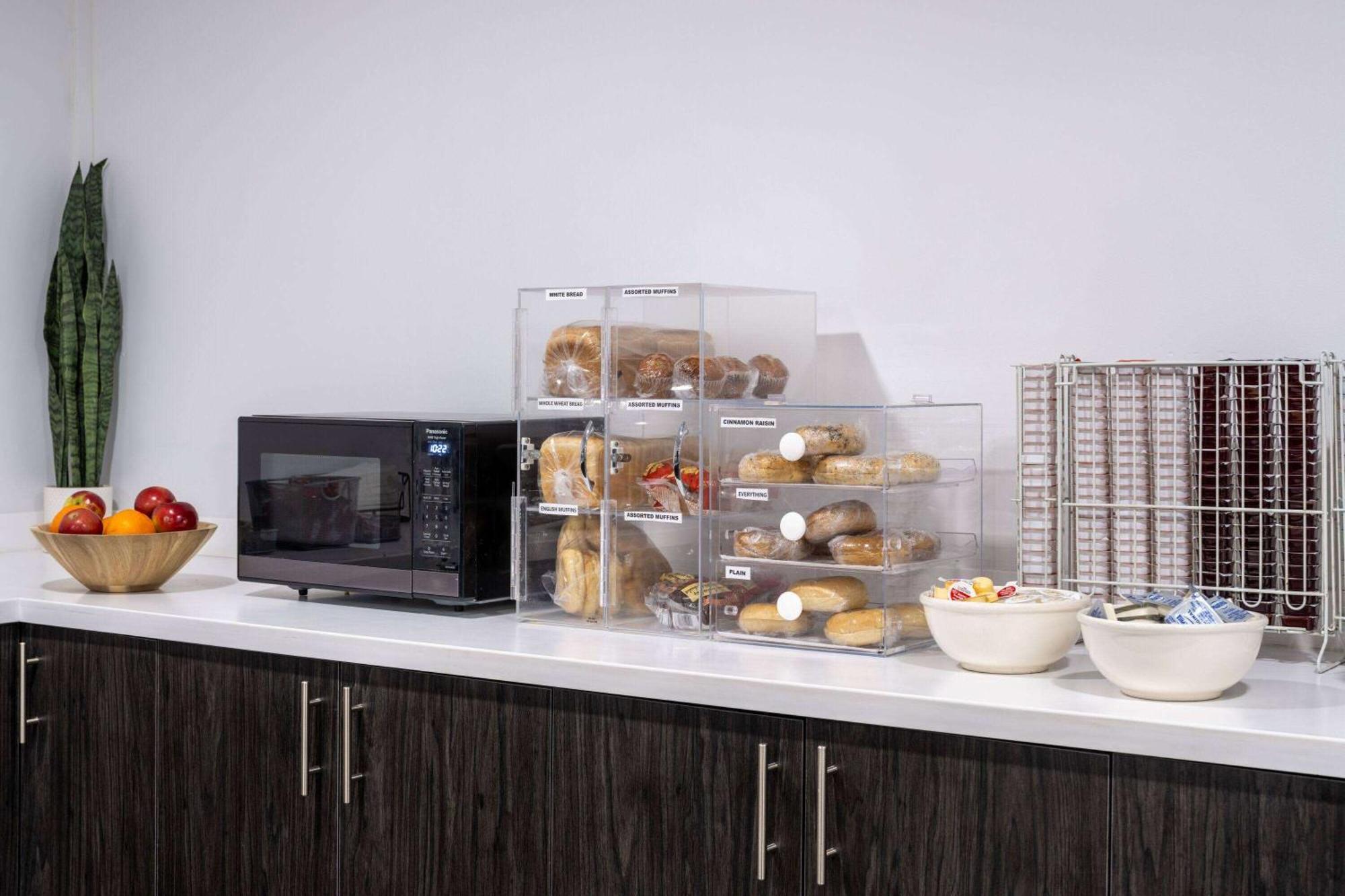 Travelodge Suites By Wyndham Saint John Εξωτερικό φωτογραφία