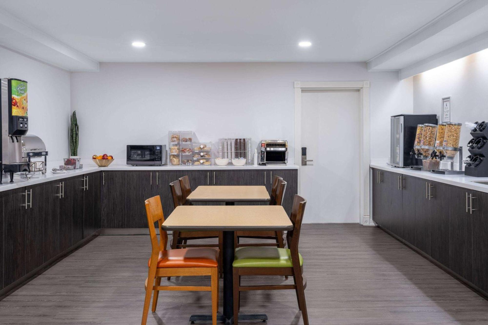Travelodge Suites By Wyndham Saint John Εξωτερικό φωτογραφία